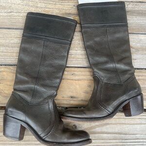 Women's Frye leather pull on boots size 9B